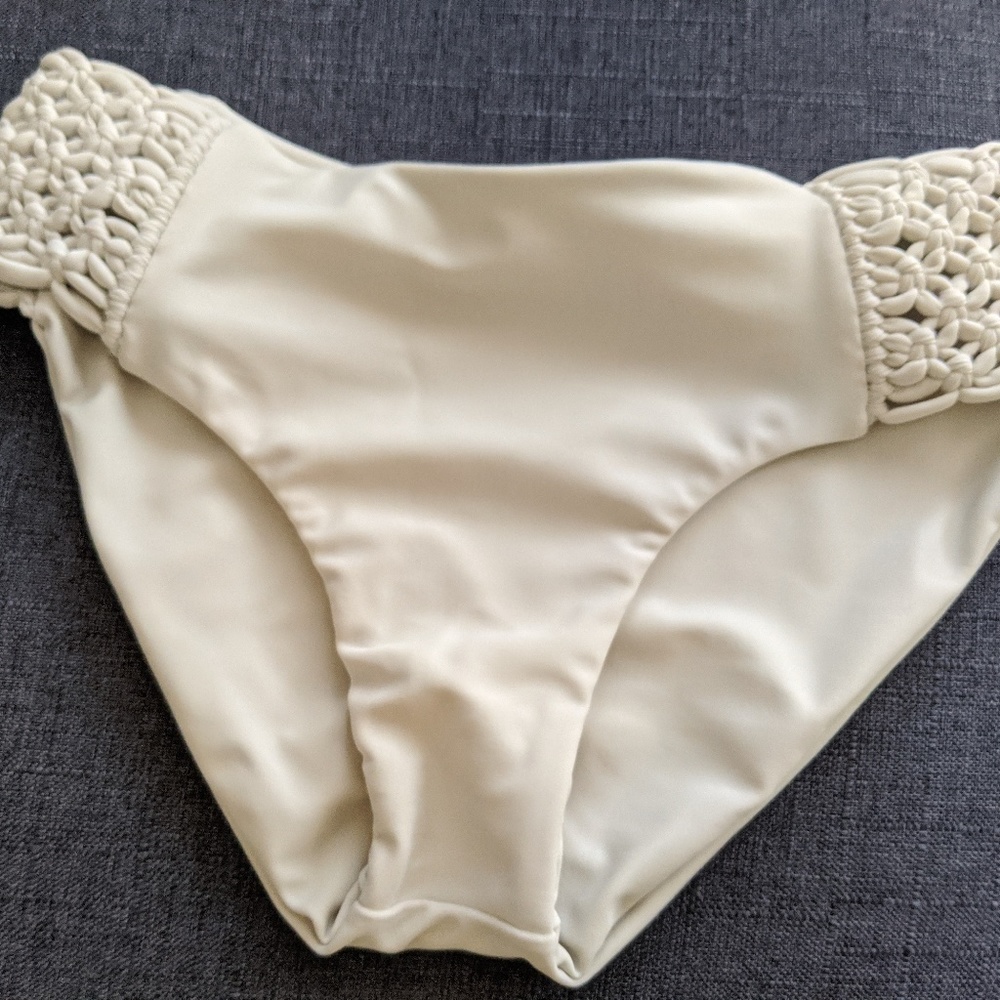 MIKOH BONE MACRAME SMALL BOTTOM